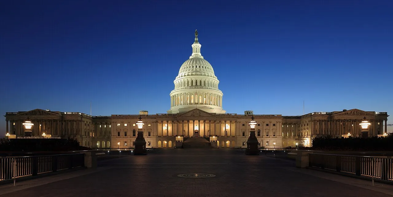 Thematic photograph: Capitol at Dusk 2.jpg