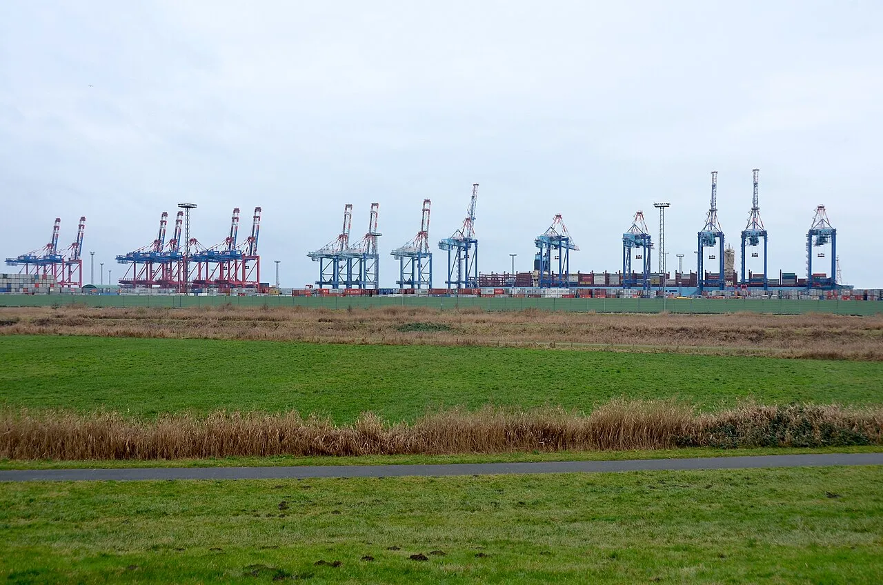 Port cranes, Container-Terminal Bremerhaven.jpg