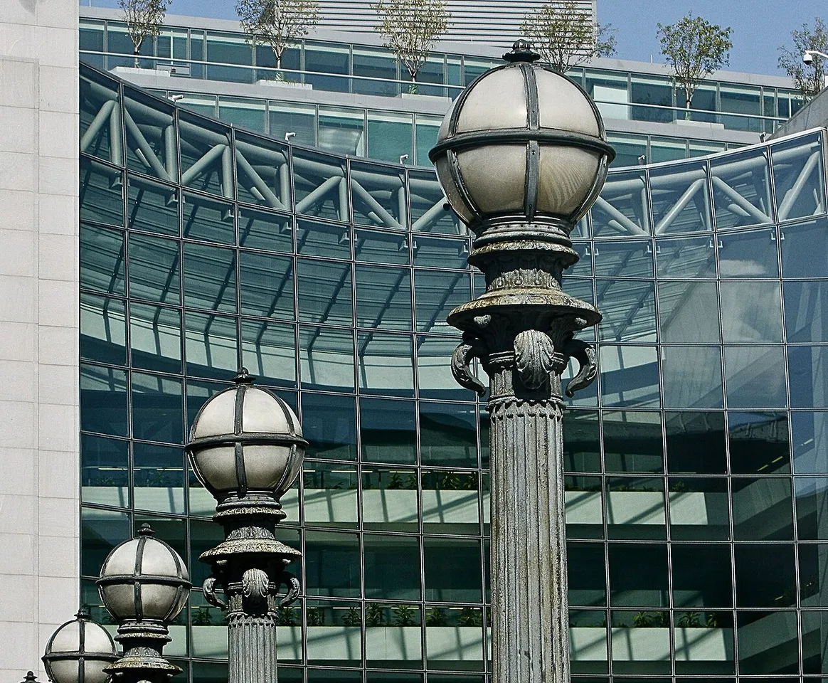 Context photograph: Facade of the U.S. Securities and Exchange Commission headquarters, Washington, D.C.jpg