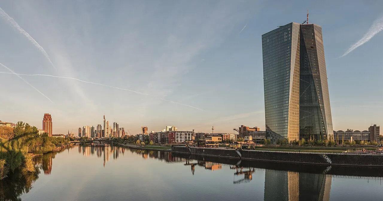 Context photograph: Seat of the European Central Bank and Frankfurt Skyline at dawn 20150422 1.jpg